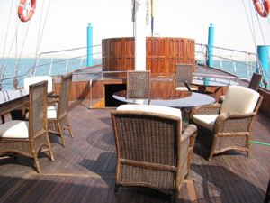 Deck seating area